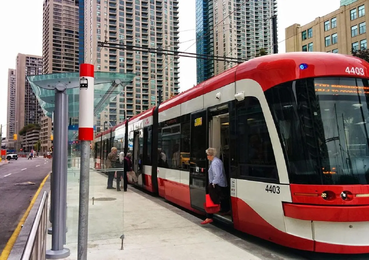 Micasa Suites - Stylish Condo In The Heart Of Downtown Toronto 0*,  Canadá
